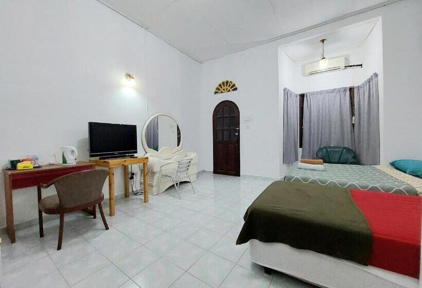 Пансион Rumah Rehat Qnm Holidays