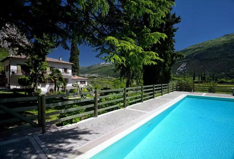 ベッドアンドブレックファースト Agriturismo Maso Lizzone