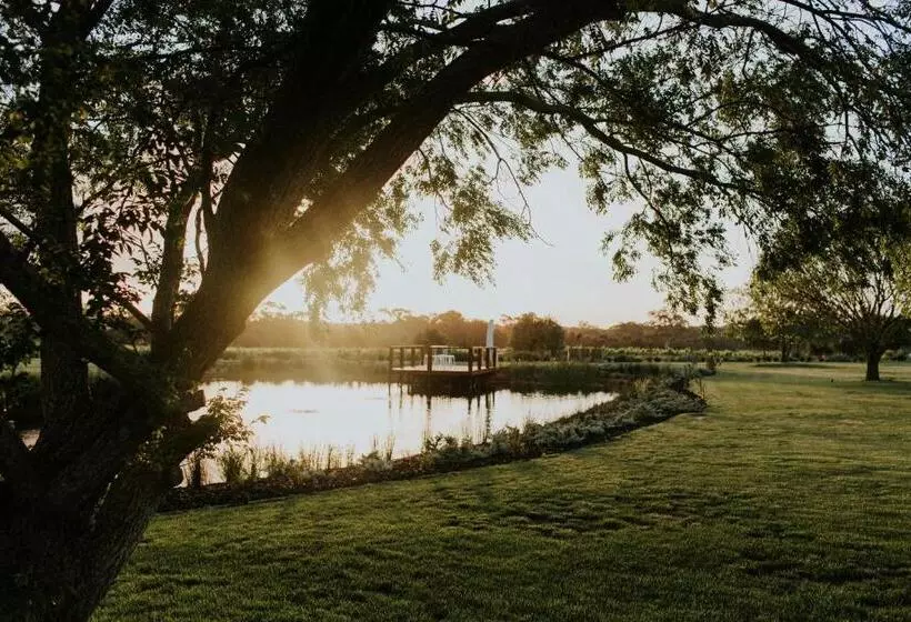 Aamiaismajoitus (B&B) Pirathon Country Estate