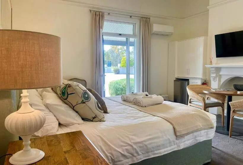 Aamiaismajoitus (B&B) Pirathon Country Estate