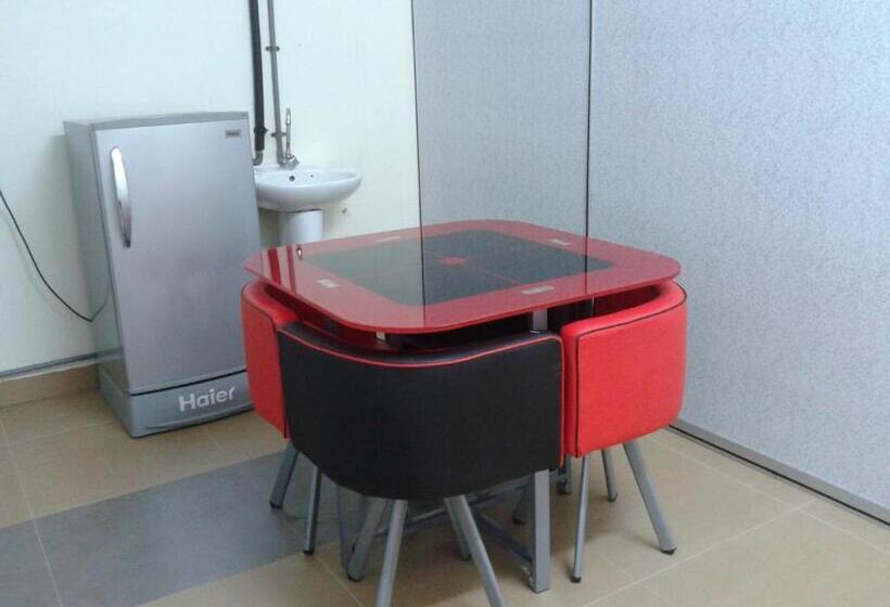 汽车旅馆  Iz Budget