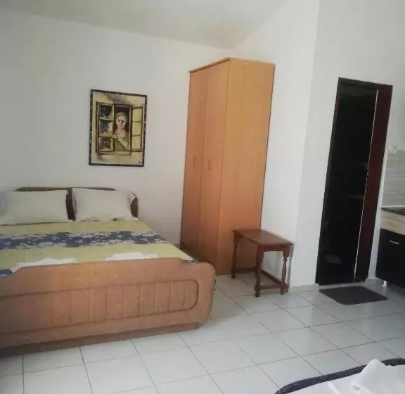 پانسیون Casa Bianca