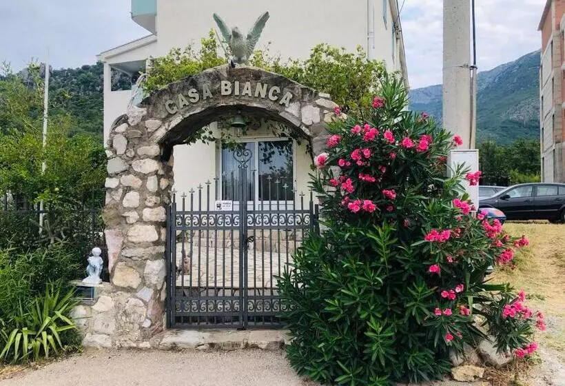 پانسیون Casa Bianca