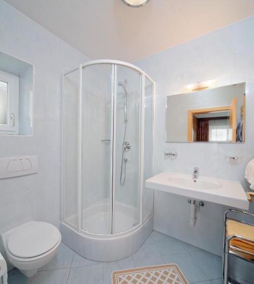 پانسیون Garni Hotel Dorothea