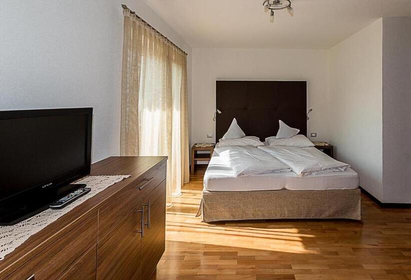 پانسیون Garni Hotel Dorothea