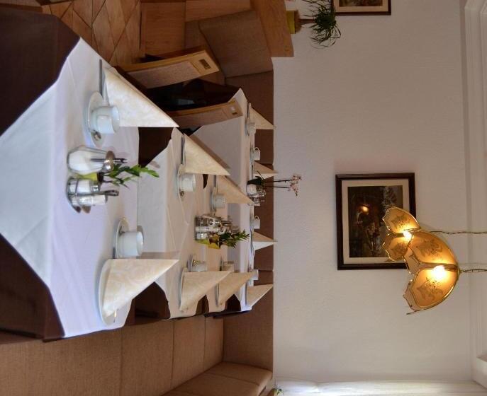 پانسیون Garni Hotel Dorothea