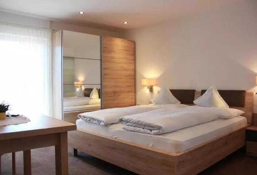 ペンション Garni Hotel Dorothea