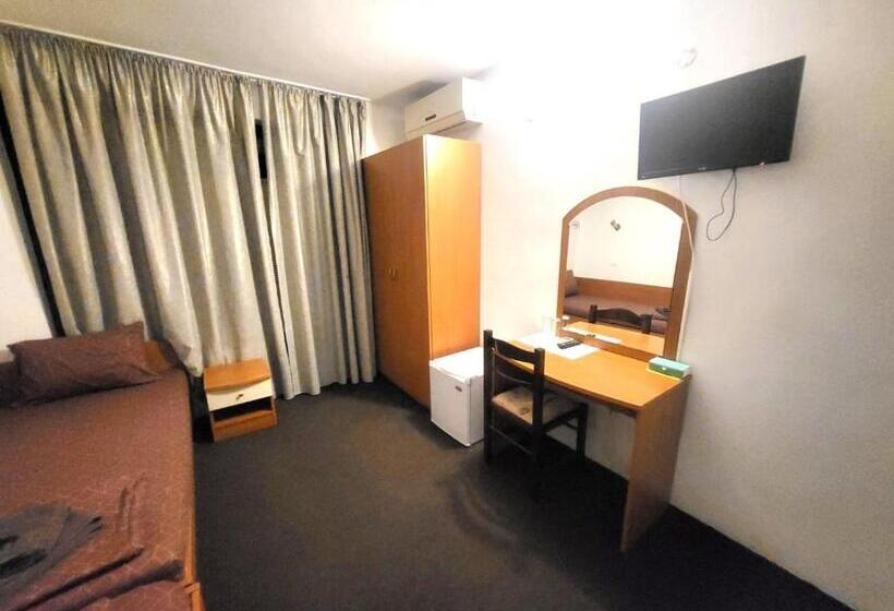 بنسيون Globus Kiten