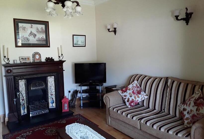 بنسيون Greenmount Accommodation