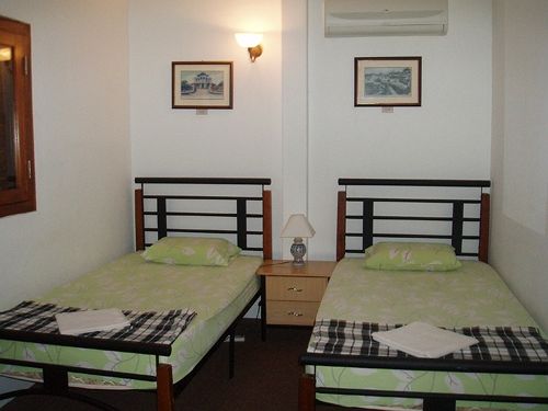 הוסטל Hutton Suites