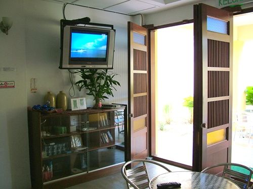 הוסטל Hutton Suites