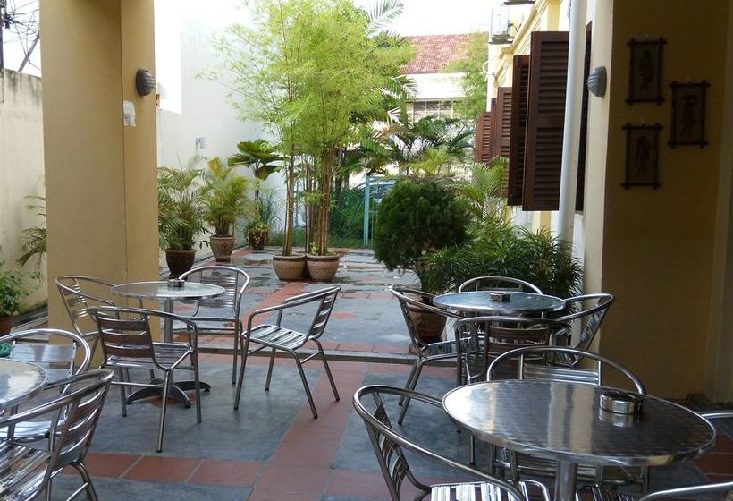 הוסטל Hutton Suites