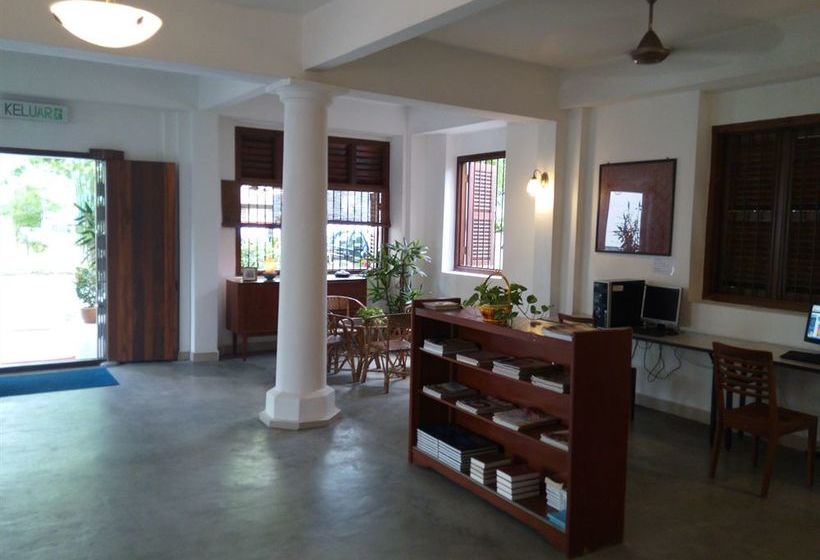 הוסטל Hutton Suites