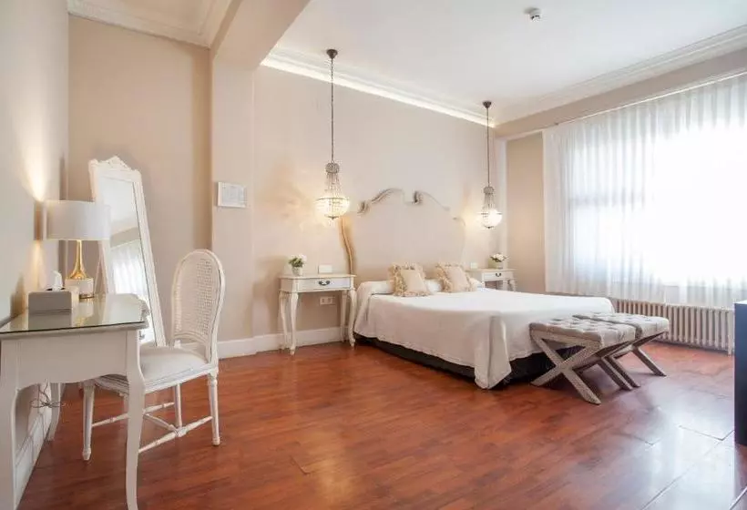 تختخواب و صبحانه Hi Valencia Boutique
