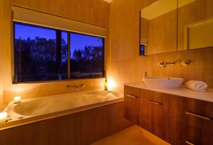 ベッドアンドブレックファースト Ana Mandara Luxury Retreat