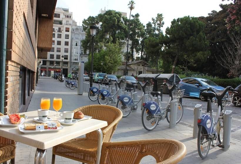 تختخواب و صبحانه Hi Valencia Boutique