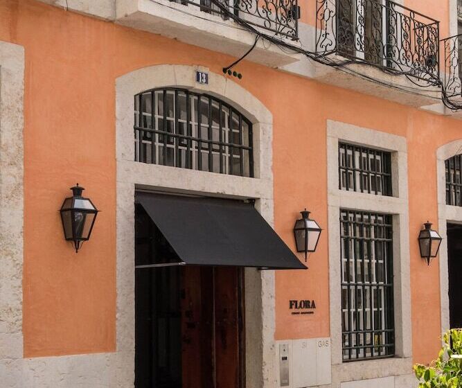 Flora Chiado Apartments