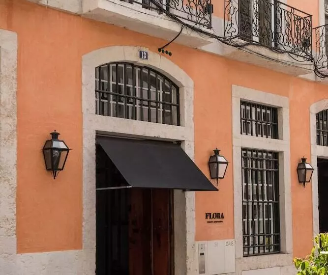 Flora Chiado Apartments
