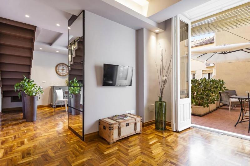 هتل Ferrini Home  Residence 150