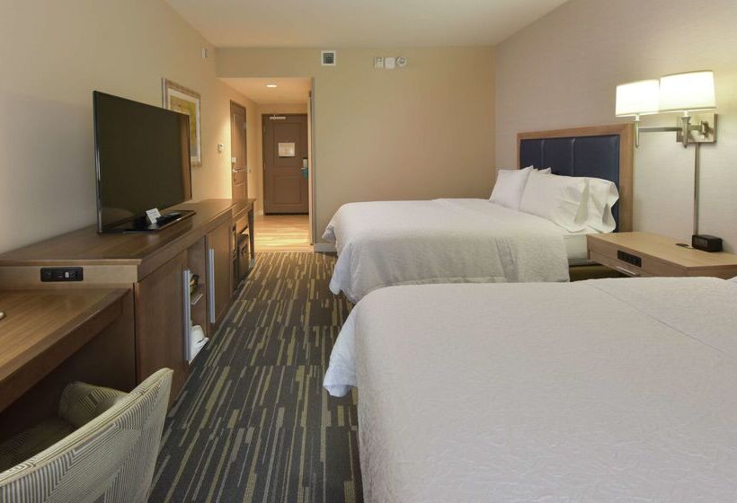 בית מלון כפרי Hampton Inn & Suites Seattle/redmond