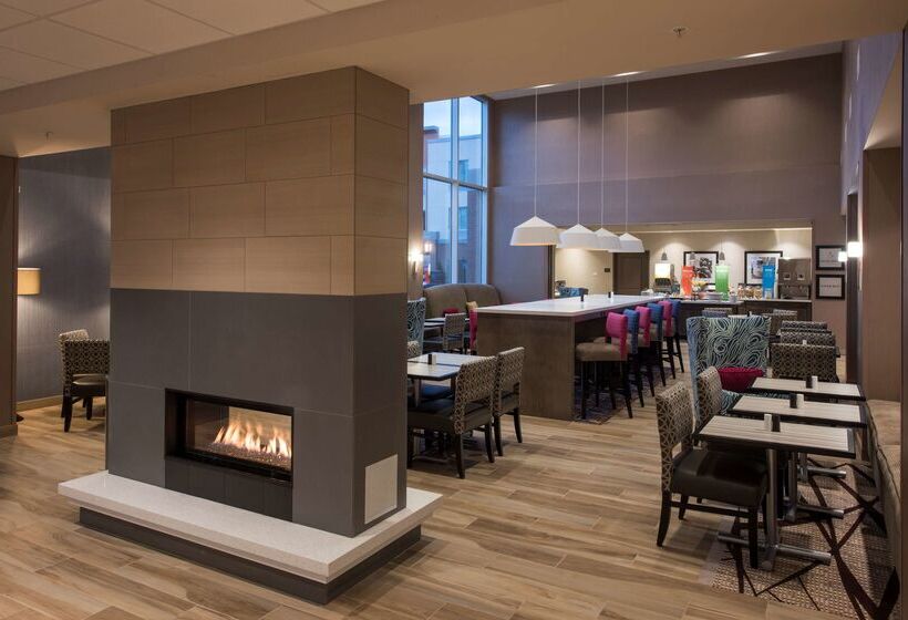בית מלון כפרי Hampton Inn & Suites Seattle/redmond