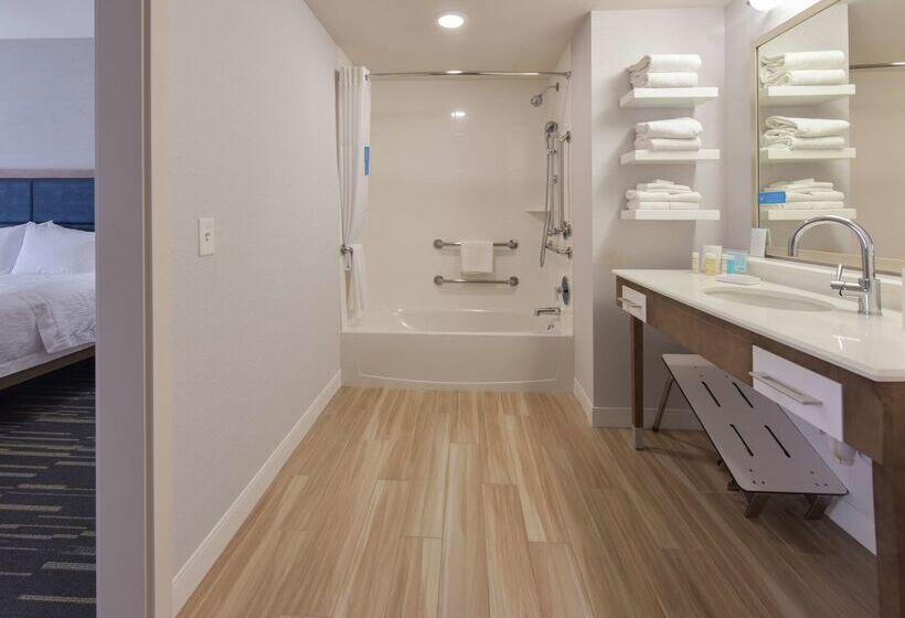 בית מלון כפרי Hampton Inn & Suites Seattle/redmond