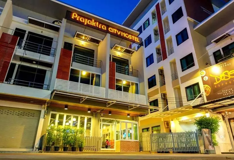 ホテル Prajaktra City Hostel