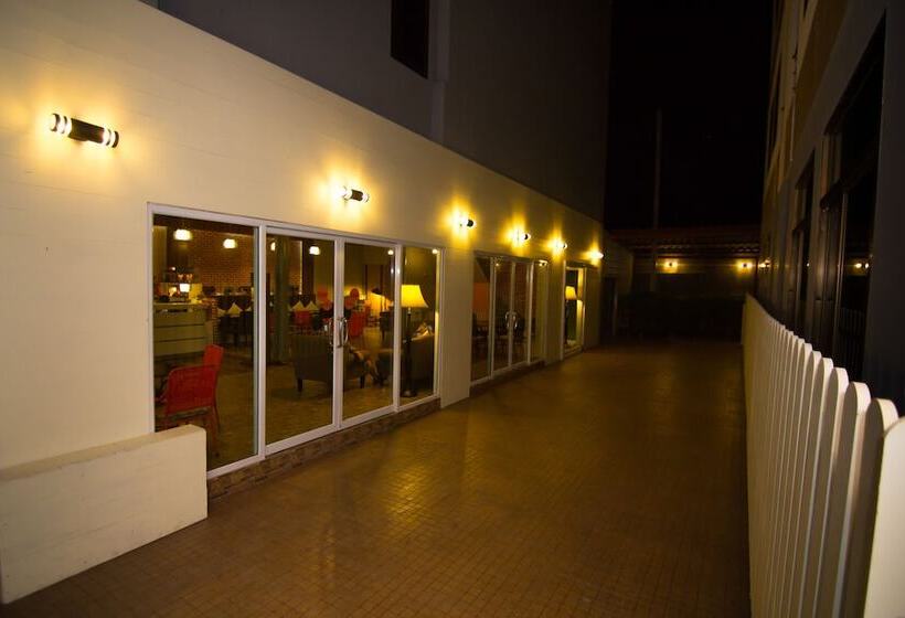 هتل Prajaktra City Hostel