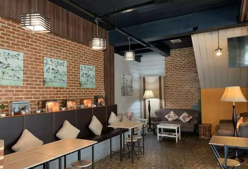 ホテル Prajaktra City Hostel