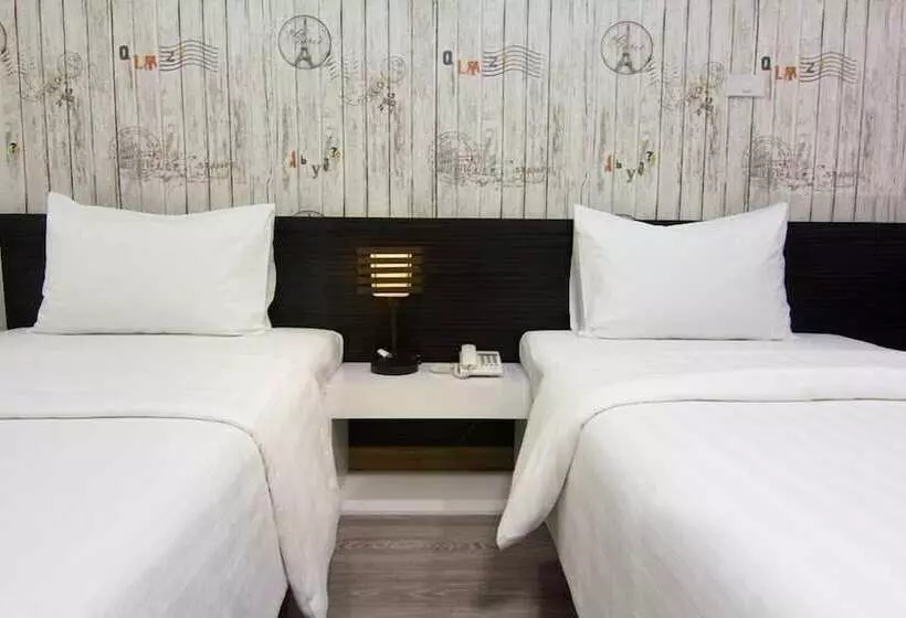 ホテル Prajaktra City Hostel