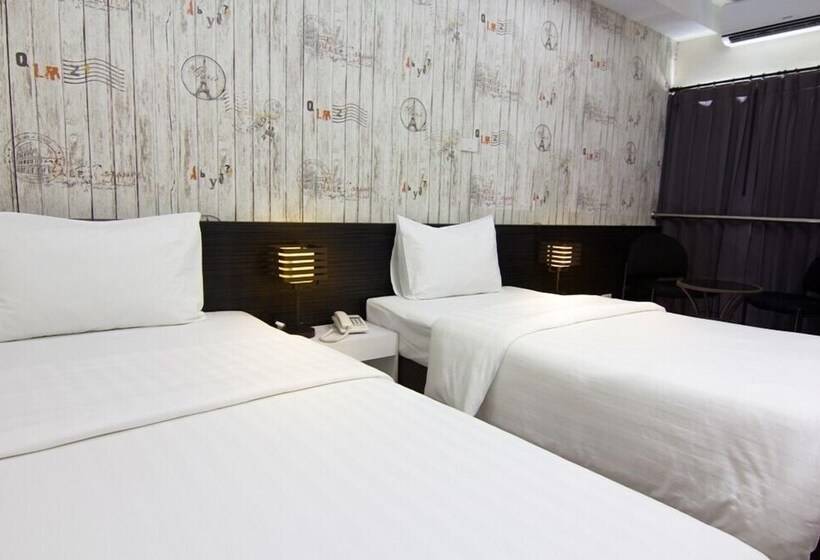 هتل Prajaktra City Hostel