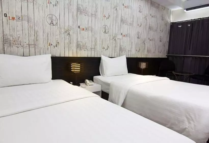 ホテル Prajaktra City Hostel