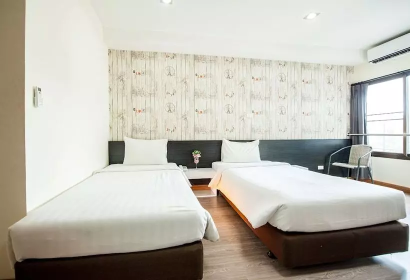 ホテル Prajaktra City Hostel