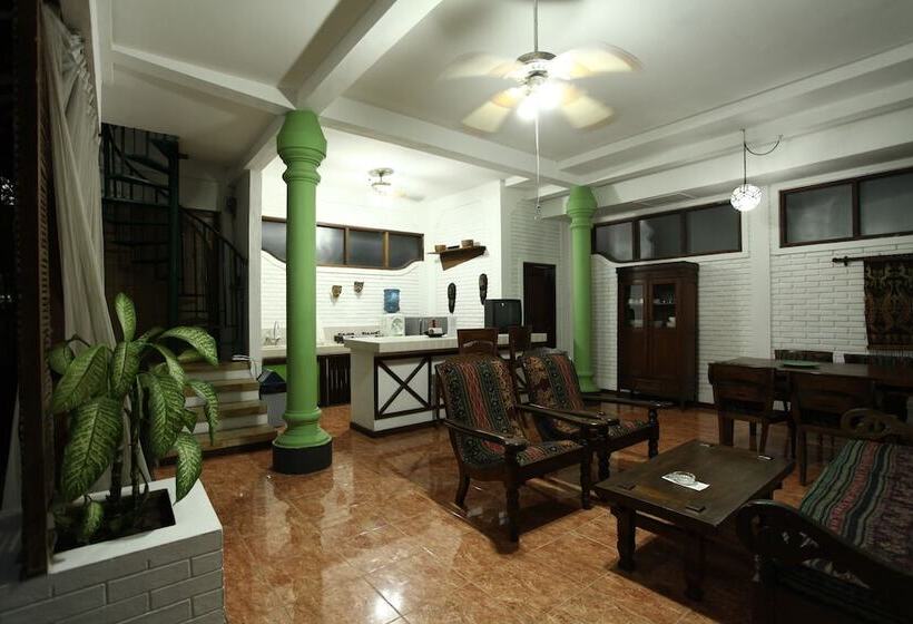 Отель Puri Puri Kecil