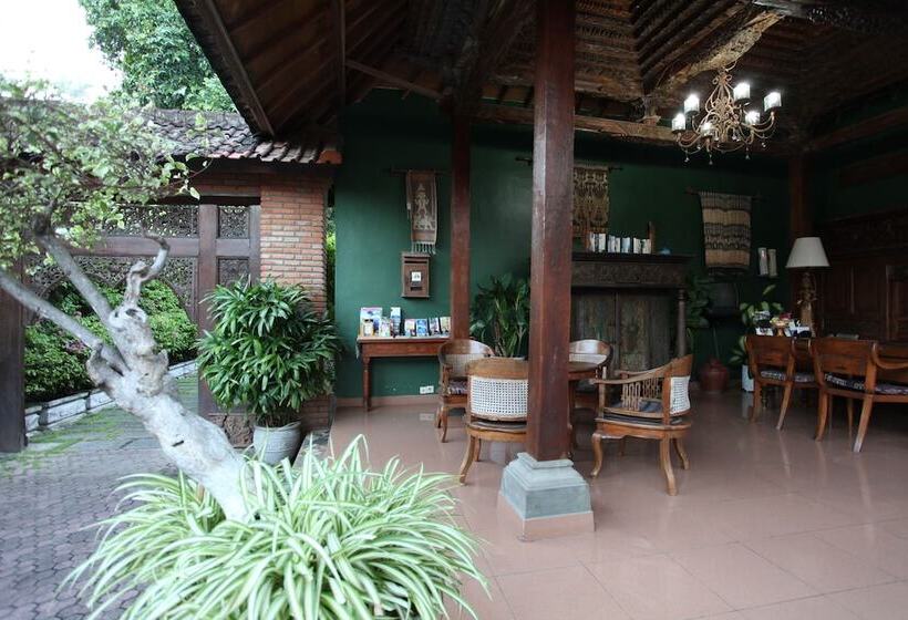 Отель Puri Puri Kecil