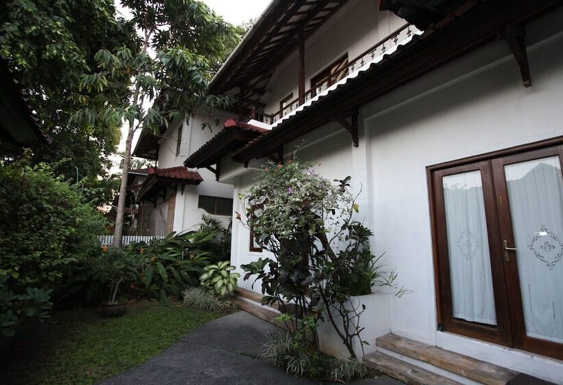 Отель Puri Puri Kecil