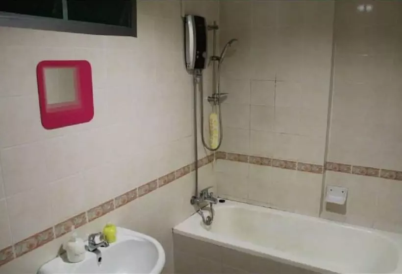 Hotelli Putra Place Home Inn