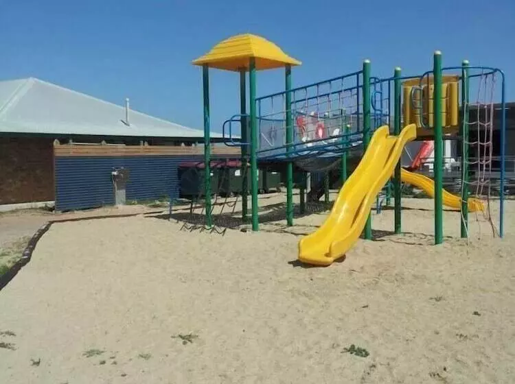 Hotelli Wallaroo Holiday Park