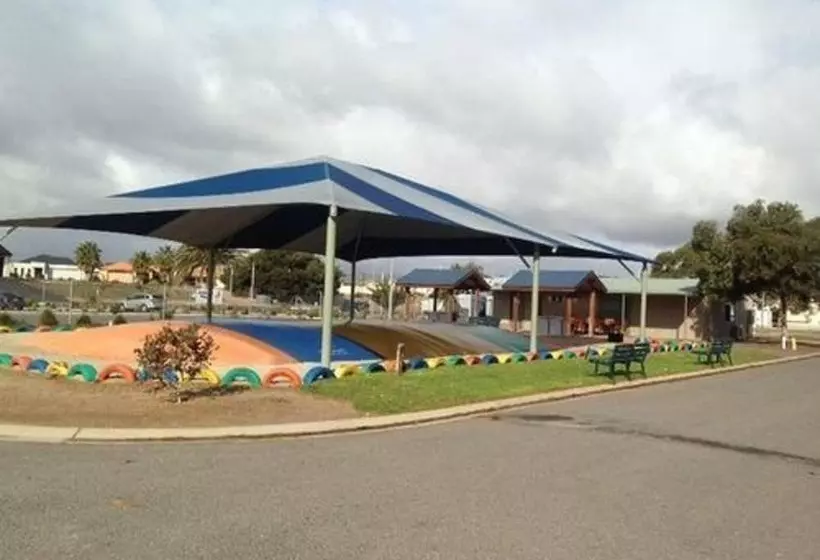 Hotelli Wallaroo Holiday Park