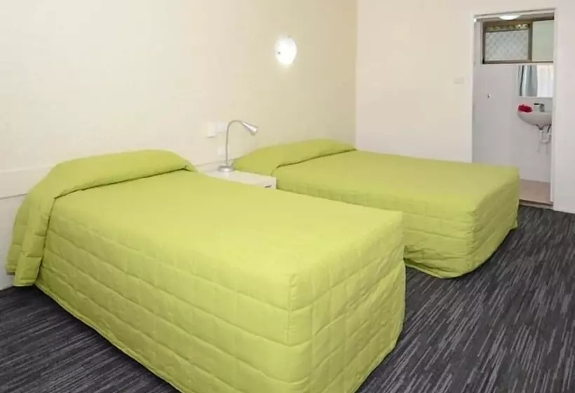 モーテル Urangan Motor Inn
