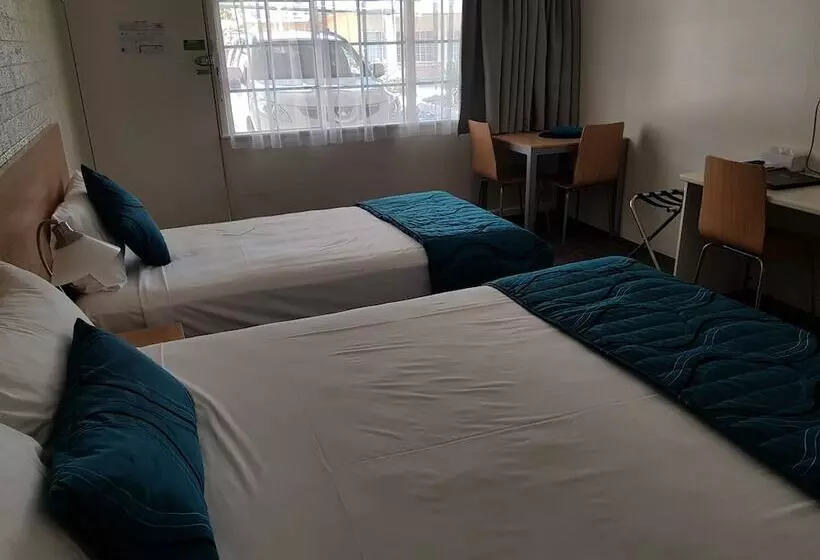 モーテル Urangan Motor Inn