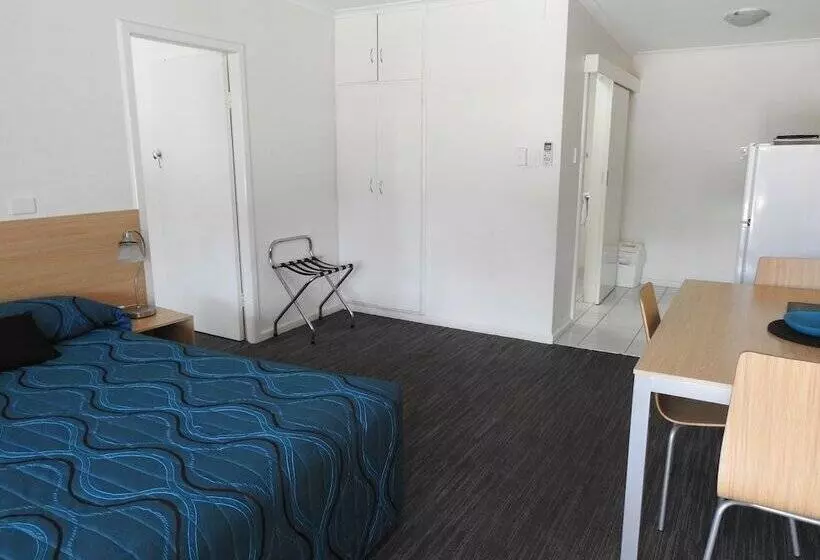 モーテル Urangan Motor Inn