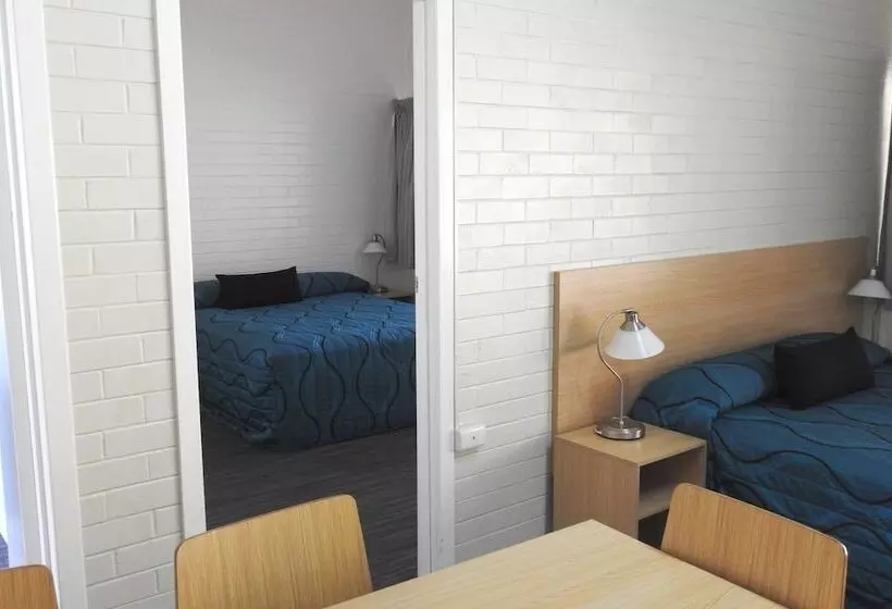 モーテル Urangan Motor Inn