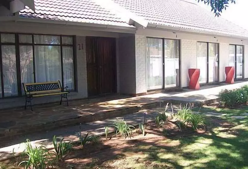 پانسیون 21 On Coetzee Guest House