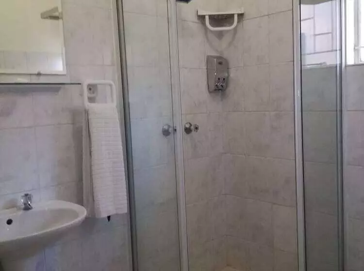 پانسیون 21 On Coetzee Guest House