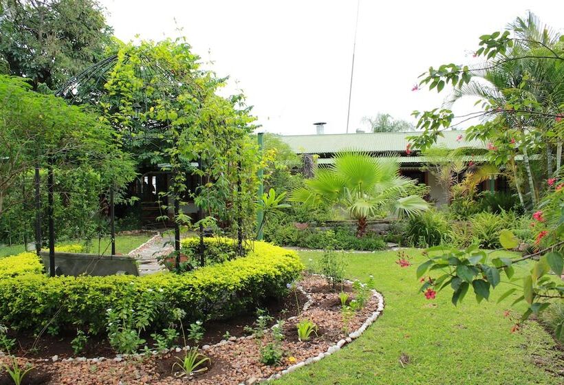 ペンション Lalamo Guest House