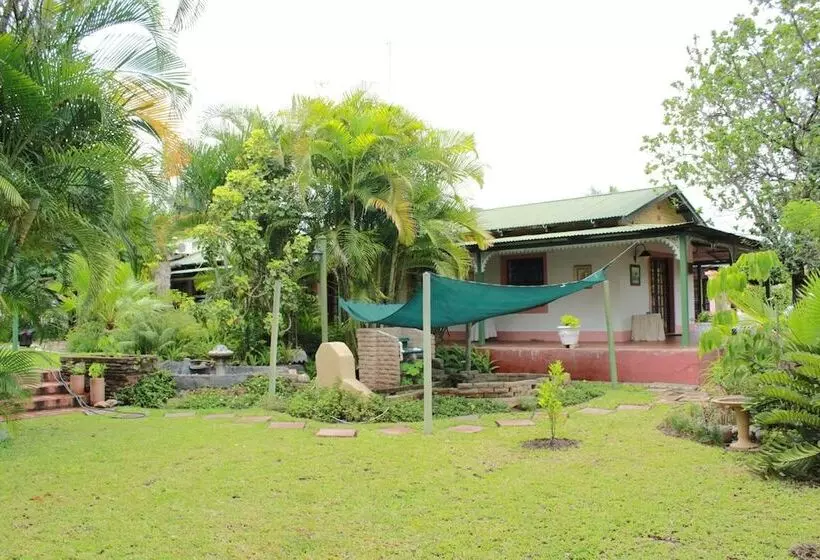 ペンション Lalamo Guest House