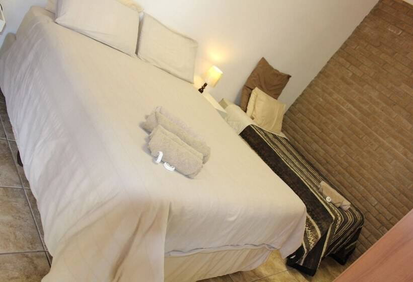 ペンション Lalamo Guest House