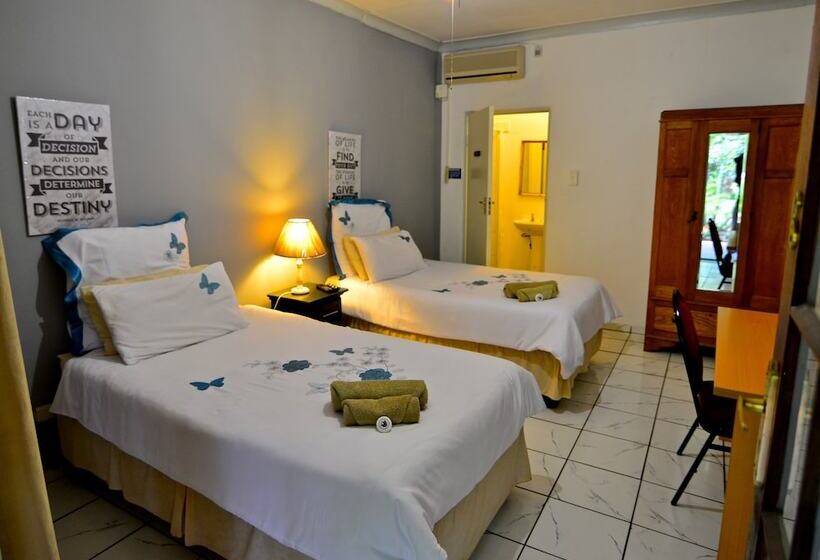 ペンション Lalamo Guest House