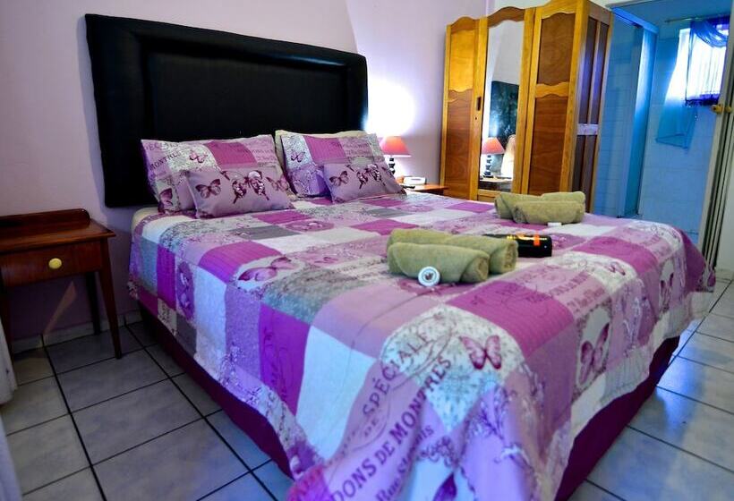 ペンション Lalamo Guest House